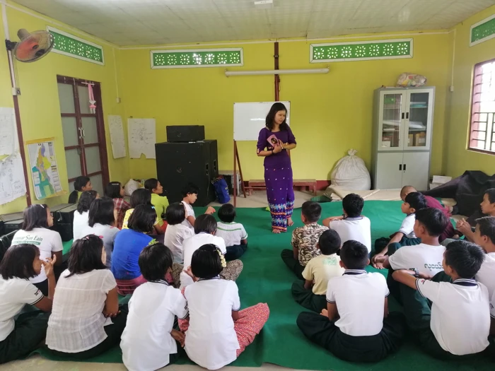 Youth Group Education 4096X3072